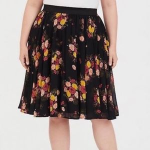 Torrid Black Floral Chiffon Skater Skirt Size 1X/2X